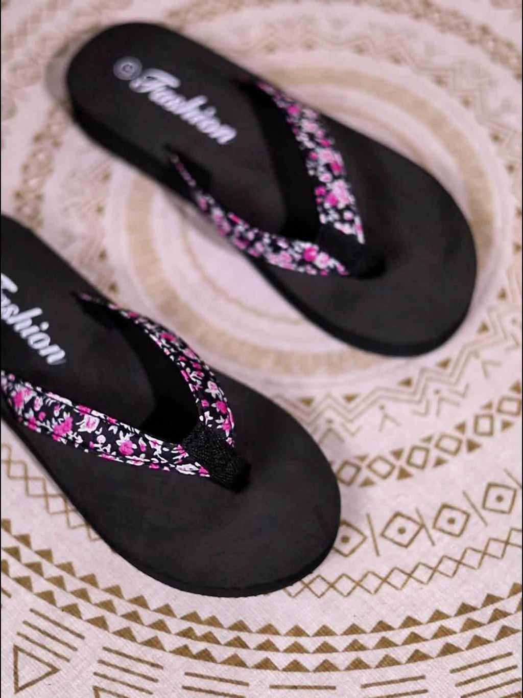 Fashionable Women'S Flip Flops | Summer New Style, Casual, Flower Pattern, Slip-on Closure, Low Platform Heel 0.98inch, Lightweight for Beach Vacation